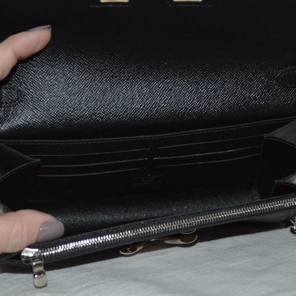 $3800  Louis Vuitton Epi World Tour Twist Chain Wallet Noir Black Crossb… - Picture 4 of 13